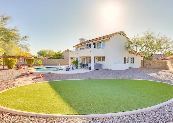 Hike & Golf! Retreat W/ Backyard Oasis Hébergement de vacances