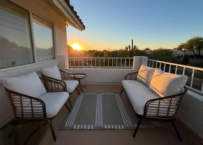 Hike & Golf! Retreat W/ Backyard Oasis Hébergement de vacances *