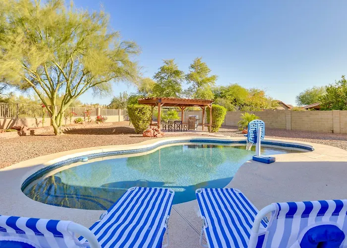 Hébergement de vacances Hike & Golf! Retreat W/ Backyard Oasis *